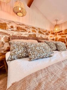 Authentique bergerie en pierre avec jacuzzi privé piscine et massages La grange des amoureux