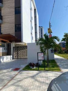 Flat encantador na praia de Intermares com piscina