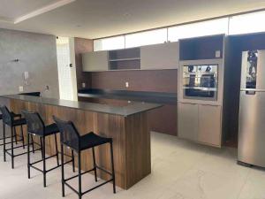 Flat encantador na praia de Intermares com piscina