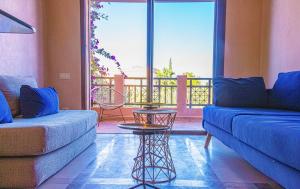 Waky Club - Designer Flat