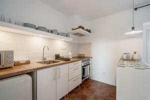 Oceanview Retreat with Hot Tub Fire Pit and BBQ