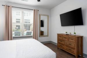 Grandview Getaway, Fitness Center, Secure Parking