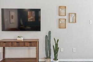 Southwest Style - Close to Downtown - Pool No 106