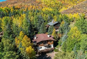Value - Vail Hideaway - Forest Views, Deck Comfort