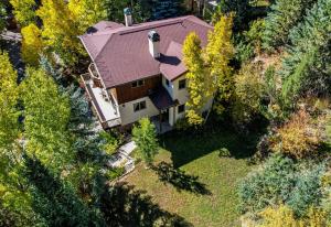 Value - Vail Hideaway - Forest Views, Deck Comfort