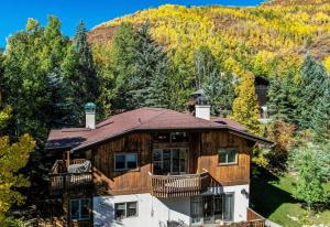 Value - Vail Hideaway - Forest Views, Deck Comfort
