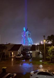 3-BDR Guitar House, Walk to Casino, located close to EVERYTHING!