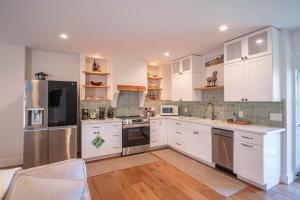 The Emerald House II apts