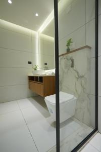 Royale Suites - Private Room