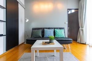 Cozy Thonglor Prime walk to donki 15th floor