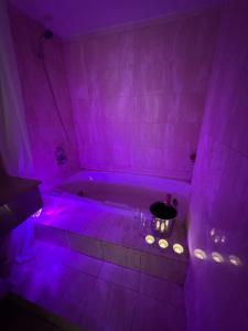 Large apartment with Jacuzzi and view in luxury district