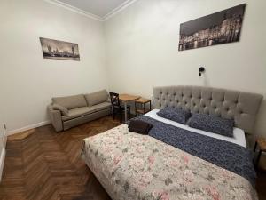 RABBIT HOUSE IN THE CENTER