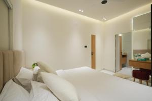 Royale Suites - Private Room