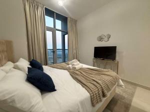 Marina Sunset Haven - Breathtaking Views