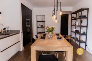 Bright 2-Bedroom Apartment with Garden in Amsterdam South