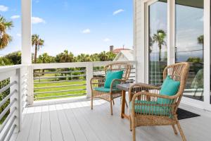 Breezy Weezy by Tybee Cottages