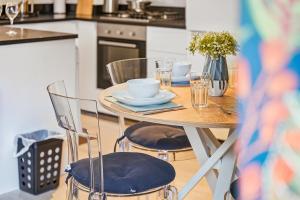 Tower Bridge King Bed En-suite with Parking and Balcony