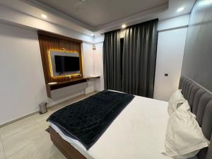 Omaxe new hazratganj