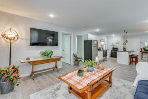 Luxe Living! Apt 1 Mi to West Haven Medical Center