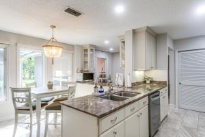 Near Beach! St Simons Island Gem in Golf Community