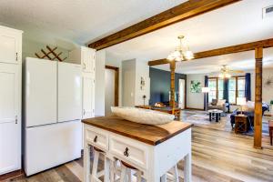 Lake Guntersville Hideaway! Home on Over 2 Acres