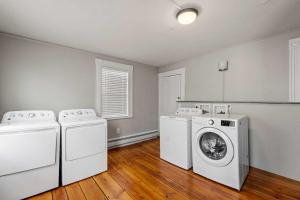 Exeter -1st Floor Large Furnished Two Bed One Bath