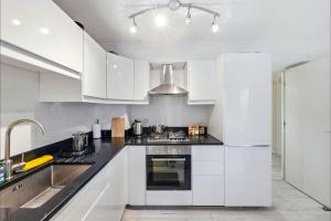 Tower Bridge King Bed En-suite with Parking and Balcony