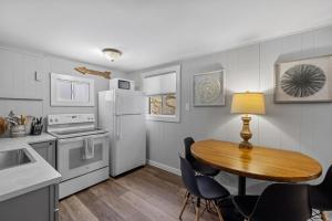 Current Cottage Waterside 1 Bed 1 Ba Private Pond