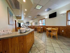 Mariner Inn And Suites