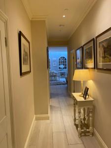 Stunning 1,000 sq ft Fulham Basement Flat
