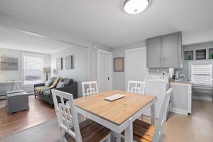 Bright Modern Open Layout 2nd Flr Short to MidTerm