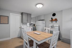 Bright Modern Open Layout 2nd Flr Short to MidTerm