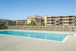 GSP3 Summer Breeze Oceanfront Condo, Elevator, Pool, Fitness Club!