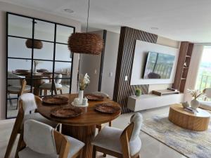 Refugio de lujo con vista a la cordillera central