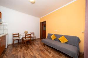 Apartment in Barbat with sea view, balcony, air conditioning 660-1