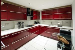 Swiss Cottage Hideaway Sleeps 8 Regents Park