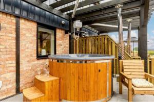 Fully Accessible-Disabled Adapted-Hot Tub-Pets