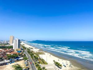 Pé na areia: apto com vista mar e piscina