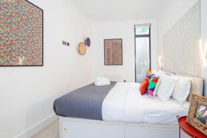 Elegant 2 Beds, 2 Baths Flat with Private Terrace, High-End Finishes and Chic Furnishings