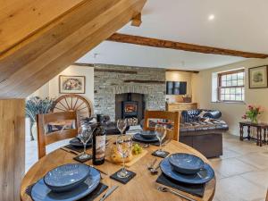 2 Bed in Lower Chapel 94567