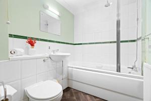Homestay near Tower Bridge for women only