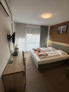 CASTLE WALL Wellness Guesthouse