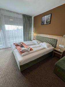 CASTLE WALL Wellness Guesthouse