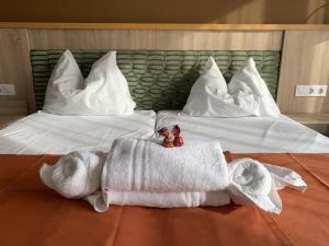 CASTLE WALL Wellness Guesthouse