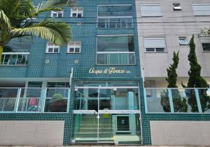 C153 Moderno apartamento de dois quartos em Canasvieiras a só 280m da praia