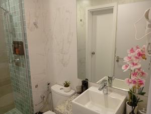 Depto. moderno a pasos del Shopping del Sol