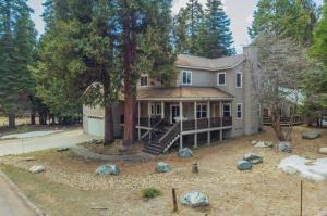 The Trailhead Hot Tub, Hikes & Night Skies