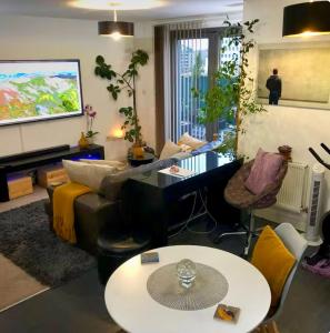 Central, park penthouse, fantastic terrace views