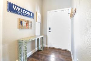 Amazing Top Floor Condo at Topsider Resort Community