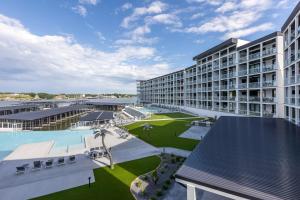 Brand New Complex, Central Location, Amazing Views